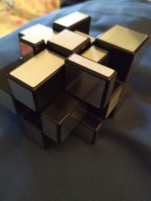 checkerboard on the shape cube