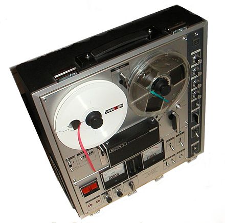 Reel-to-real tape recorder